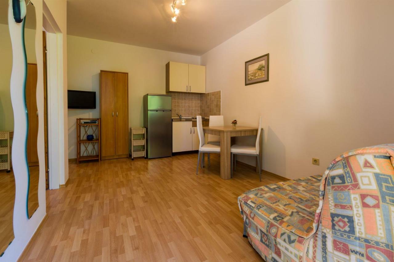 Apartments Alin Dramalj Luaran gambar