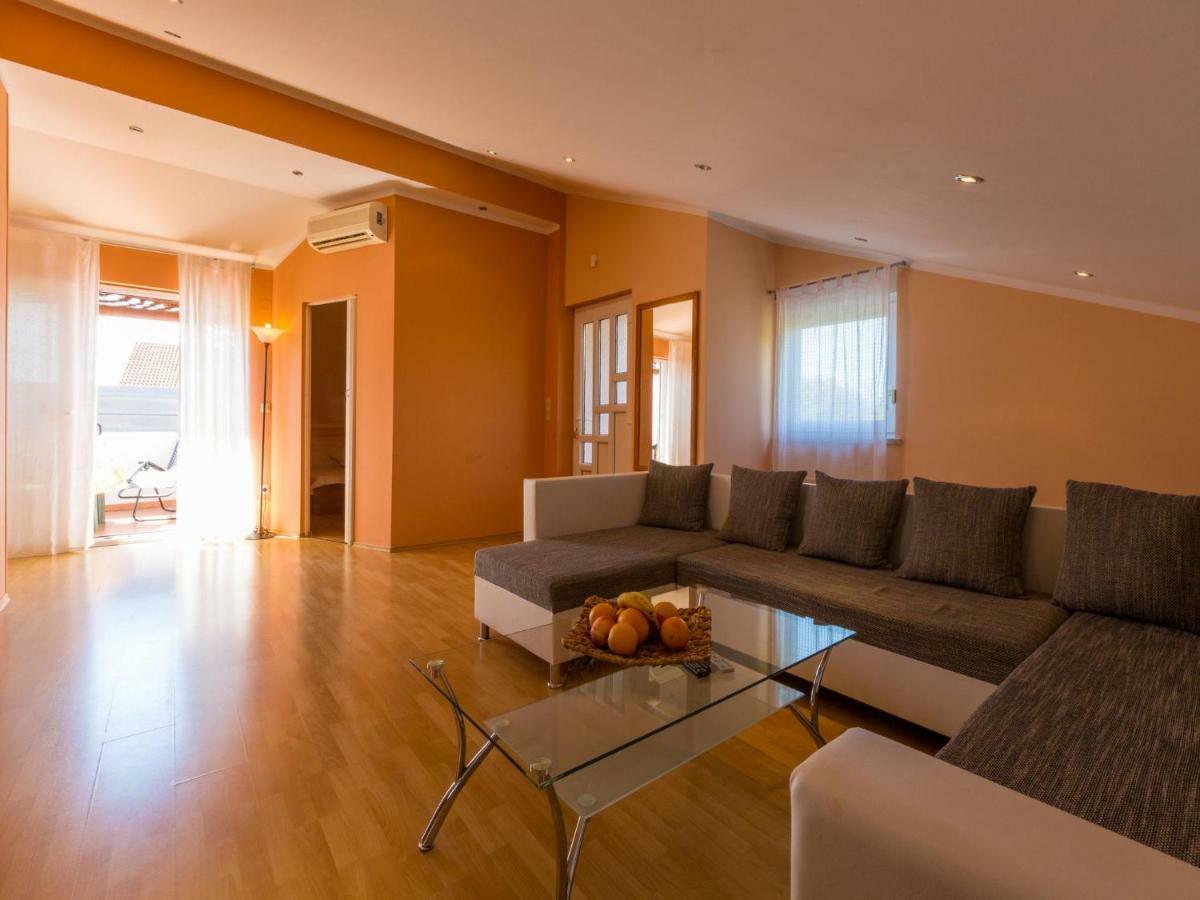 Apartments Alin Dramalj Luaran gambar