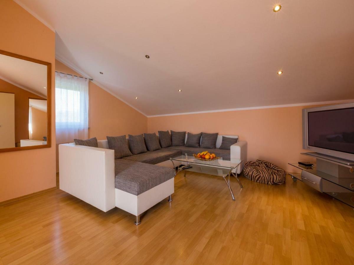 Apartments Alin Dramalj Luaran gambar