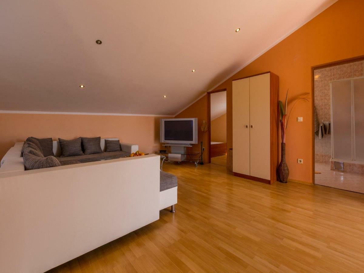Apartments Alin Dramalj Luaran gambar